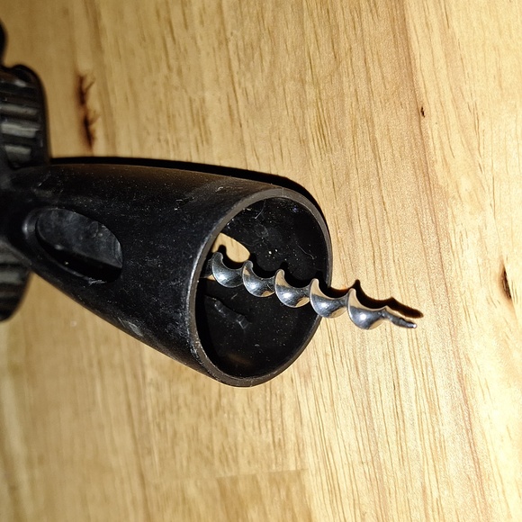 Wine bottle opener - Picture 2 of 4